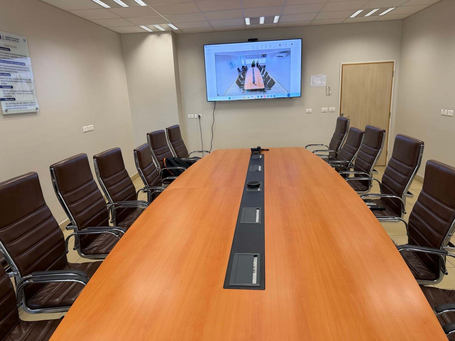 UGMC simulation conference room presentation area